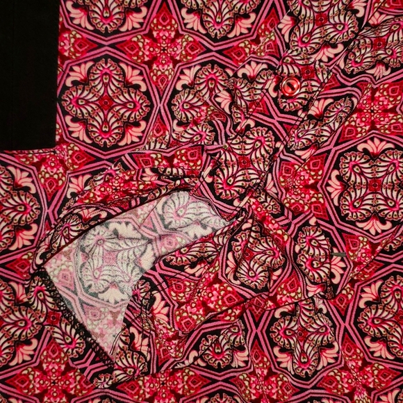 Dress Barn Blouse with sleeve and collar detail 1X - Picture 3 of 4